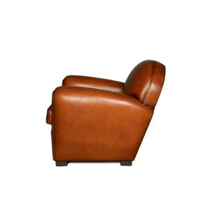 Epicure leather club chair in side view