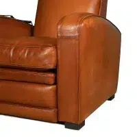 Leather club chair relax Grand Carré havana, armrest details